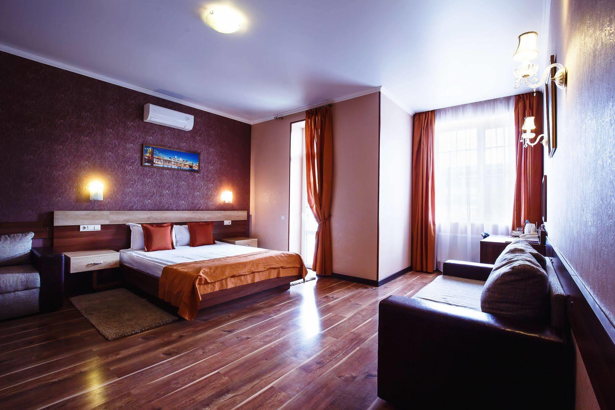 Park Hotel Харков Екстериор снимка