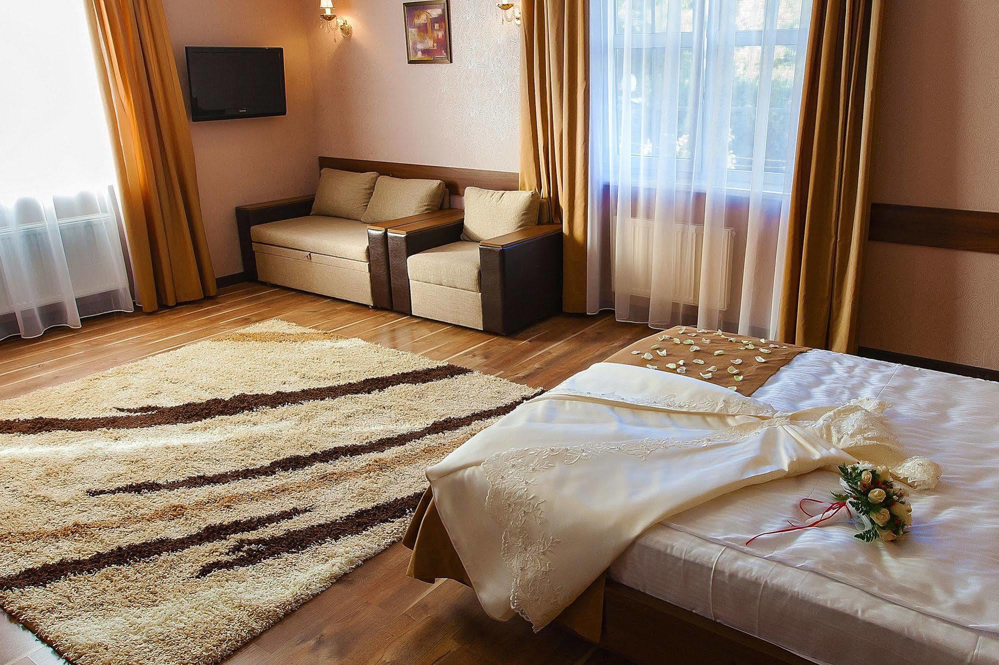 Park Hotel Харков Екстериор снимка
