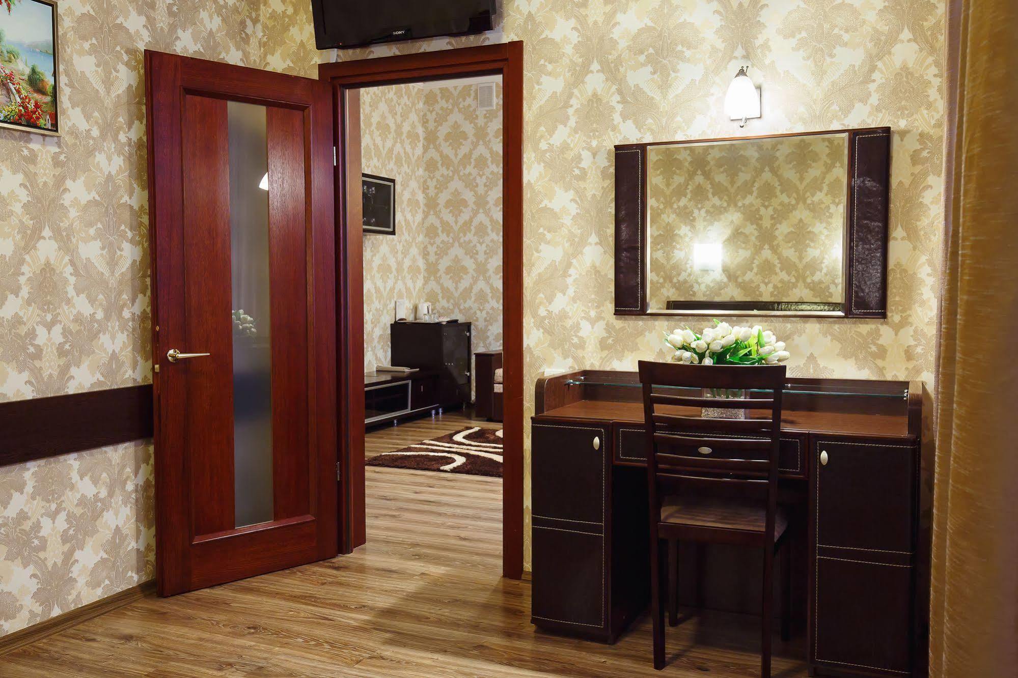 Park Hotel Харков Екстериор снимка